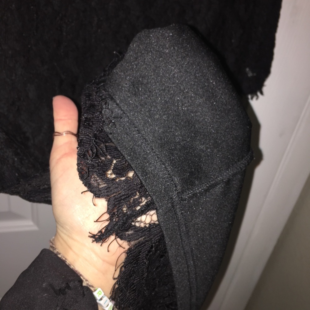Black lace Lulu’s mini dress - Picture 7 of 8